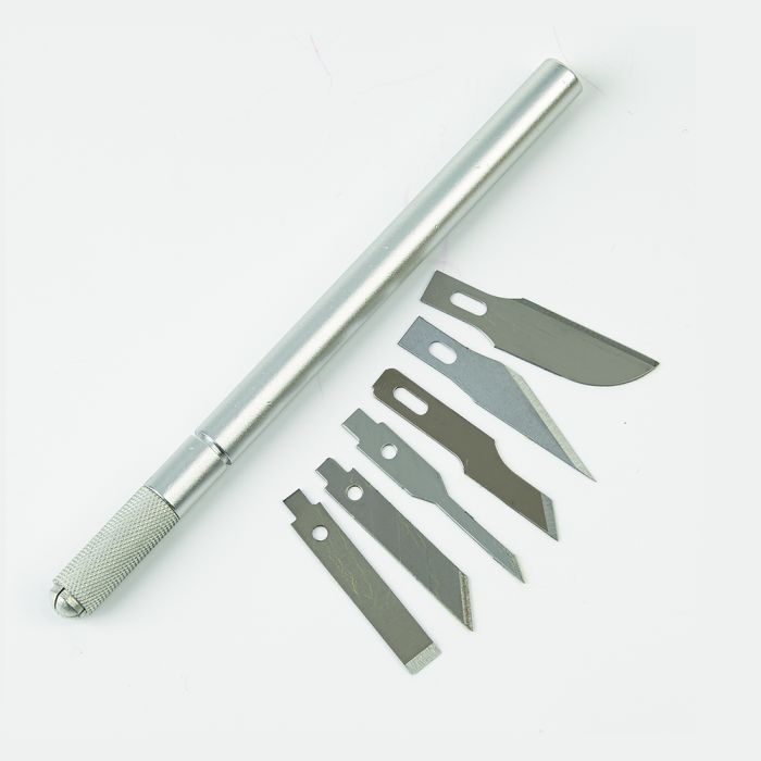 Scalpel Set with 6 Different Blades. Per set