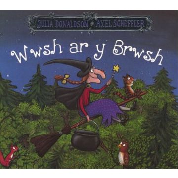 Wwsh ar y Brwsh/Room on the Broom
