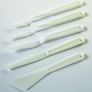 White Plastic Palette Knives. Set of 5