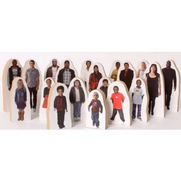 REAL LIFE FAMILIES.(PACK OF 18)
