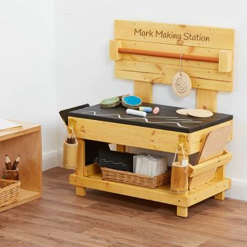 MINI LITERACY STATION