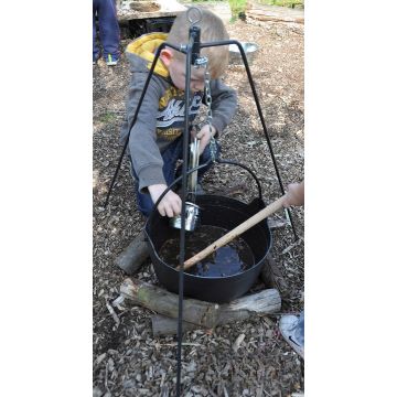 PLASTIC BLACK CAULDRON14 INCH