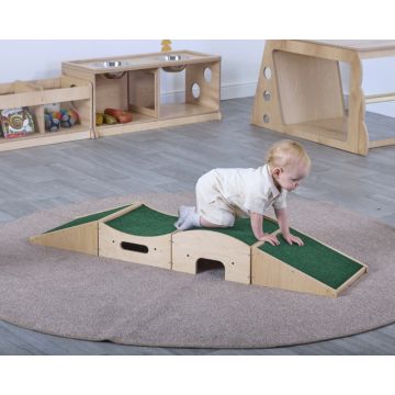 Crawl N Peep Up and Down Trail