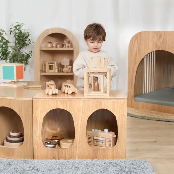 Under 2's Low Storage & Display Unit 